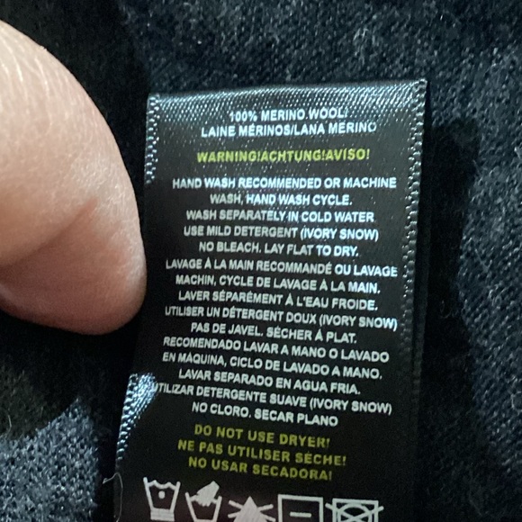 Kuhl 100% Merino Wool Half Zip Sweater. Size L. - Picture 7 of 9